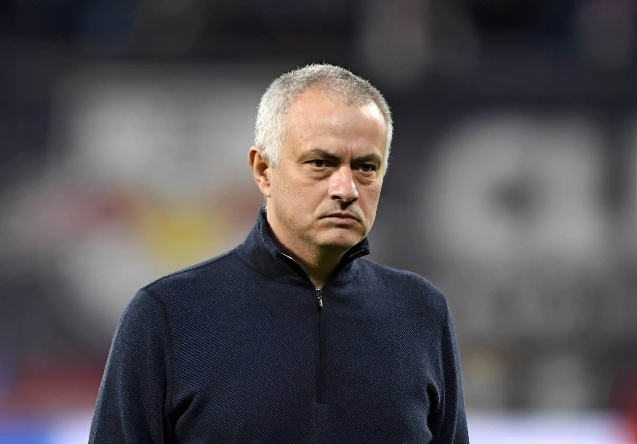 Sobiq Fenerbahche futbolchisi Mourinyoni qattiq tanqid qildi