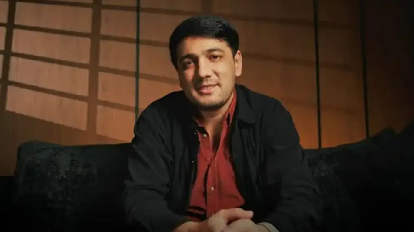 Jaloliddin Ahmadaliyevning yangi taronasi tinglovchilar qalbini larzaga keltirdi (mood video)