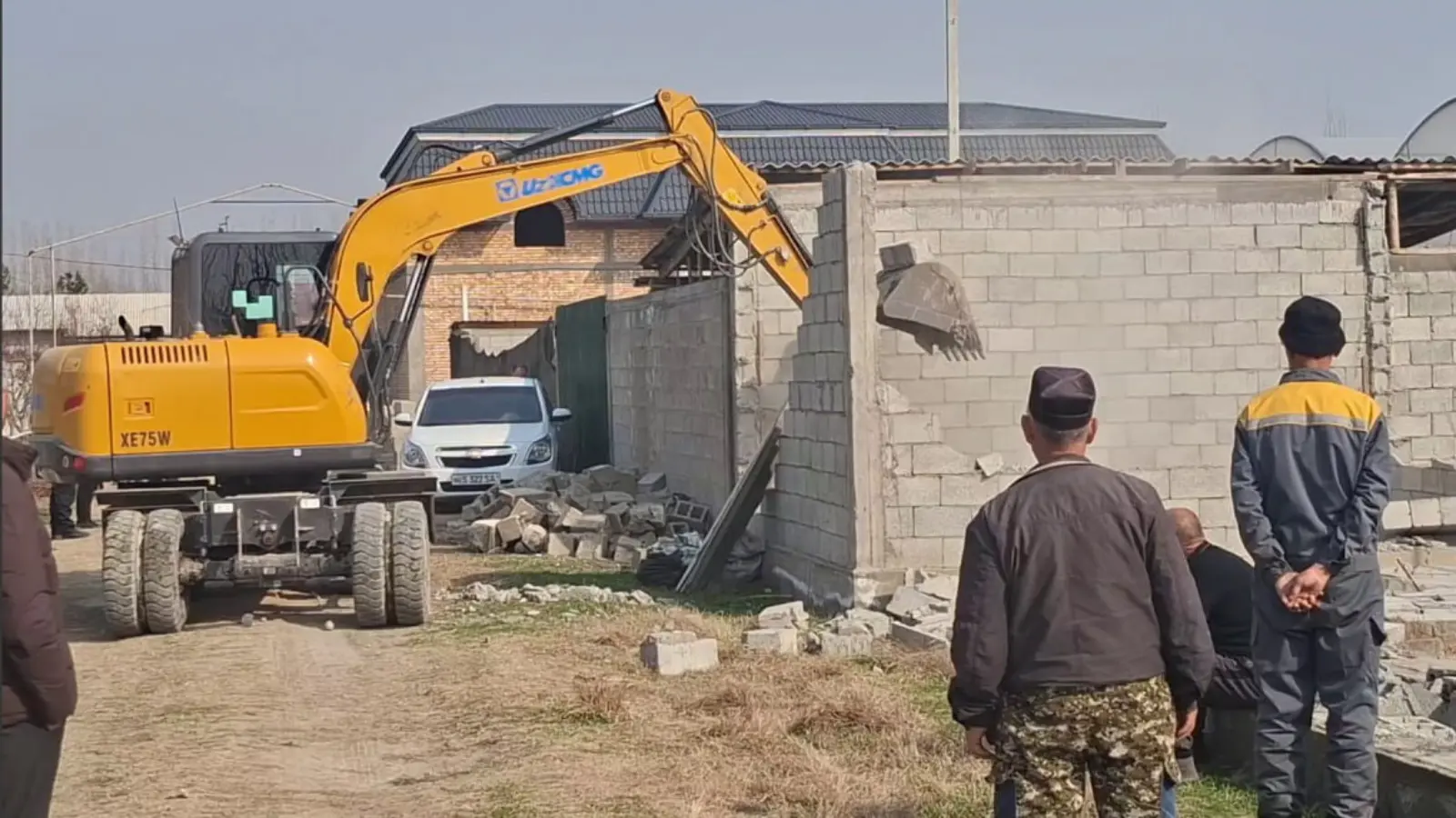 Noqonuniy qurilma maxsus texnika yordamida buzib tashlandi