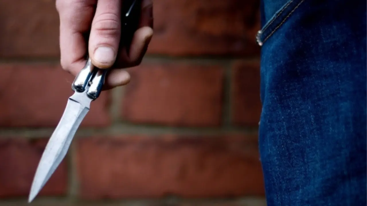 Фарғонада 9-синф ўқувчиси профилактика инспекторини пичоқлади