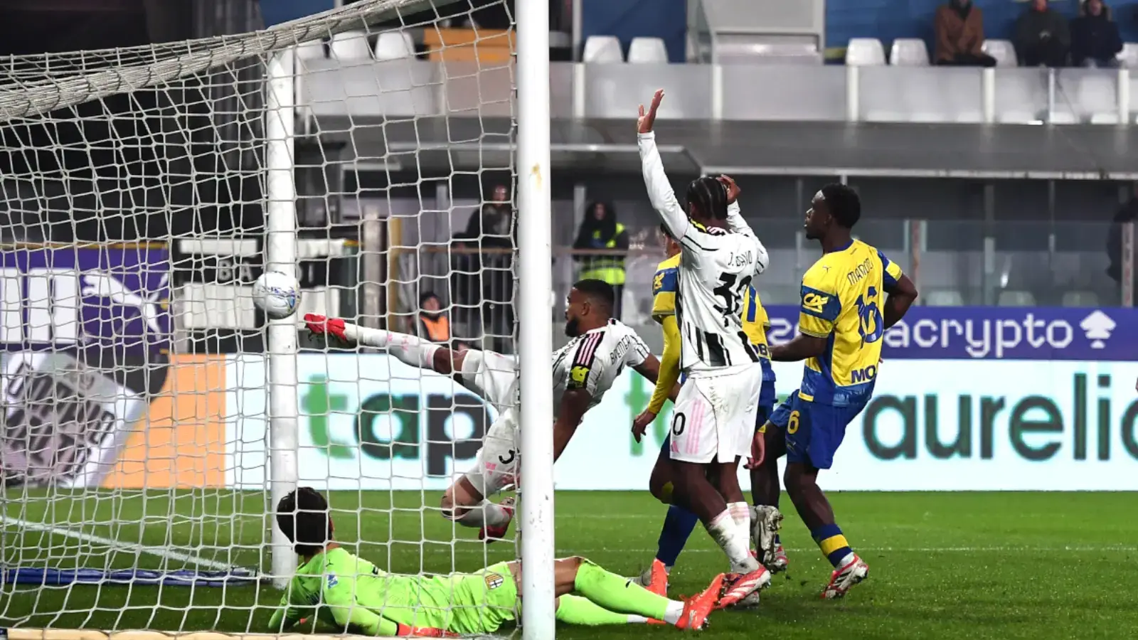 «Ювентус» сафарда «Парма»ни йирик ҳисобда мағлубиятга учратди