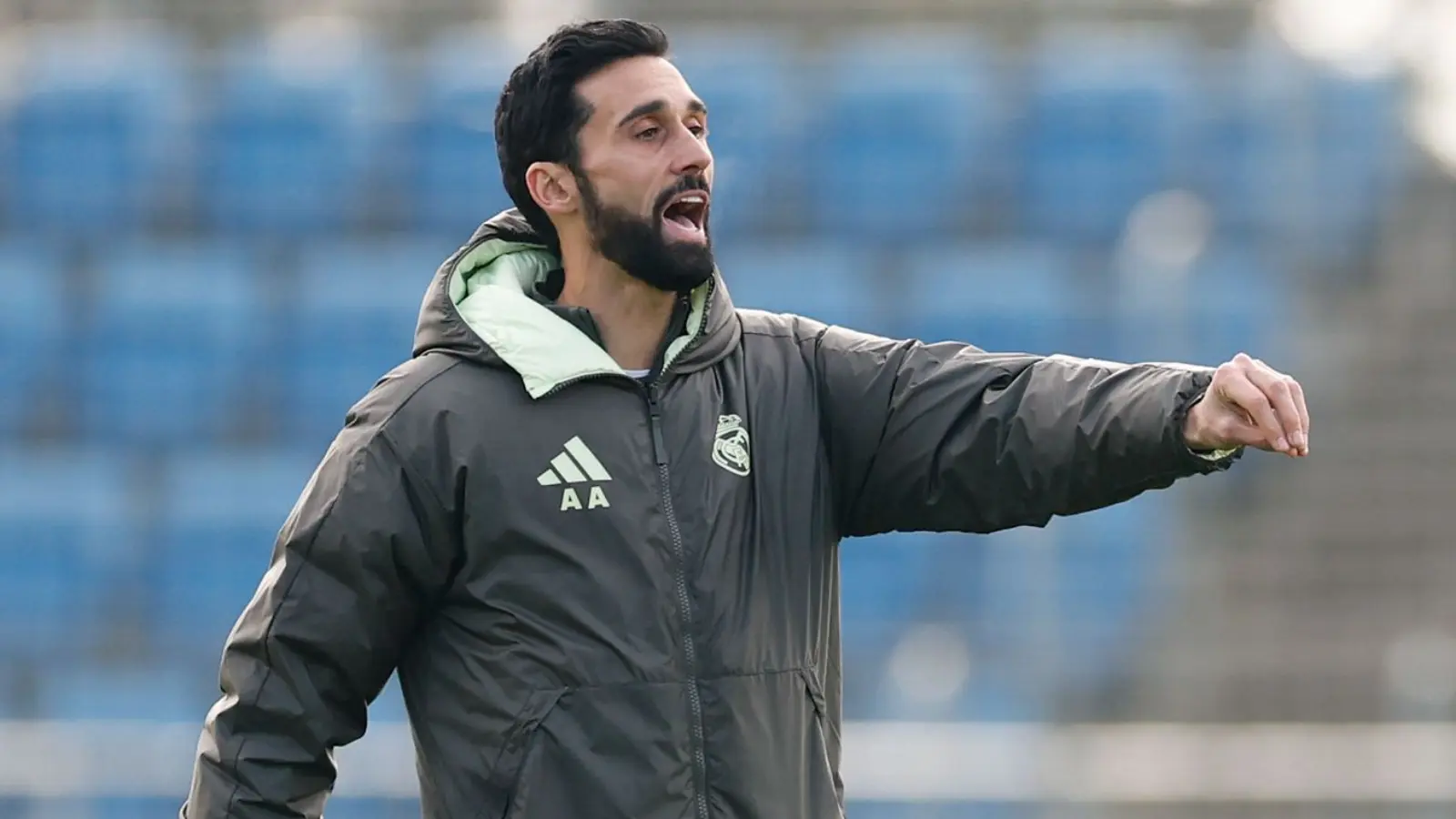 How did Arbeloa respond to the reasons for the crisis at Real Madrid?