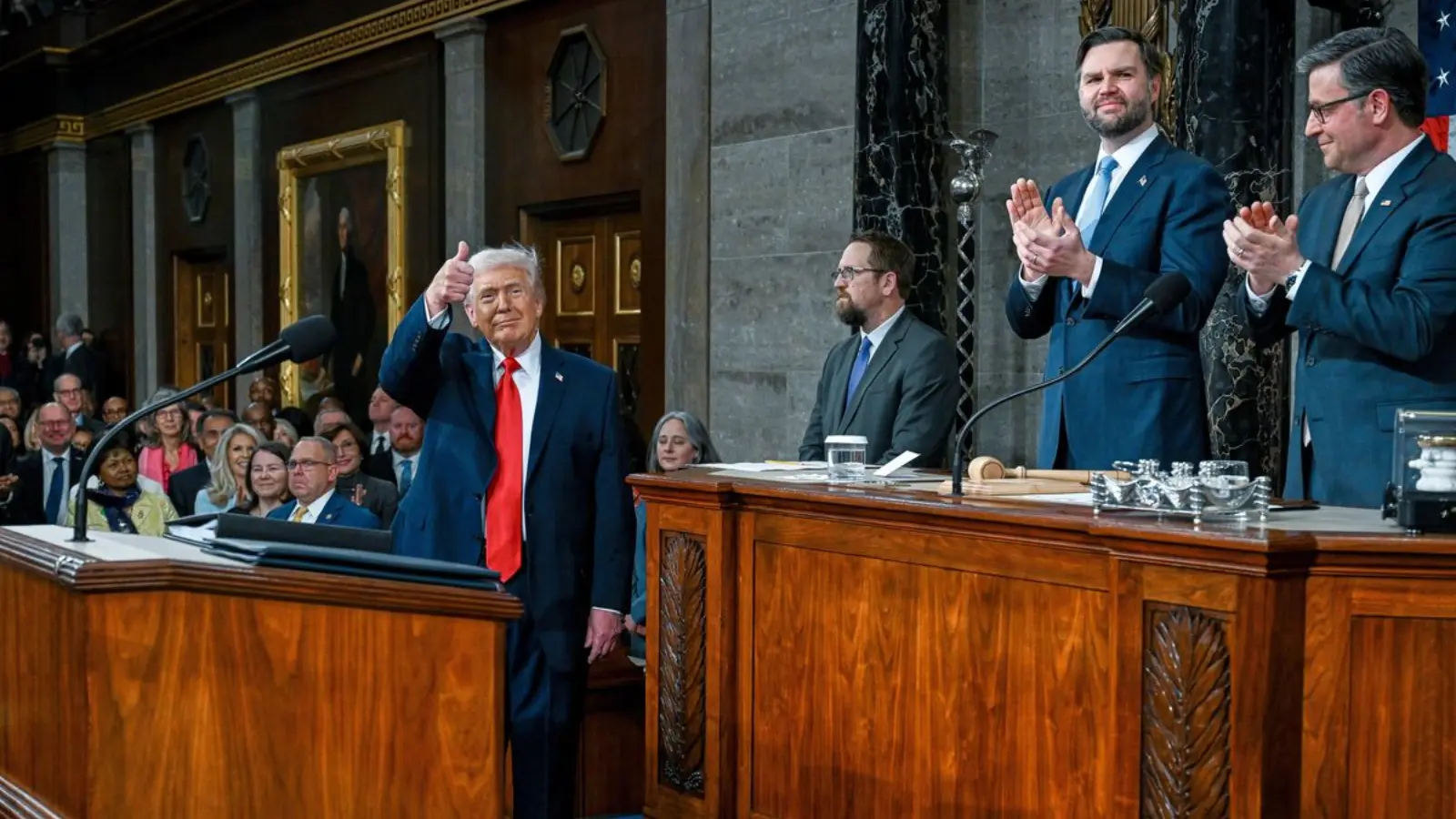 Трампнинг Конгрессда қилган нутқи ортидан баҳслар яна авж олди