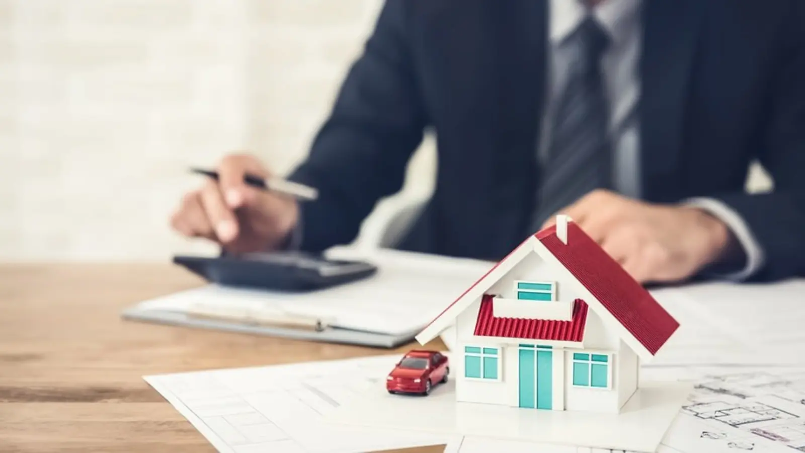 Яшнободда 1,5 миллиард сўмлик солиқ қарзи бўйича мол-мулк хатланди