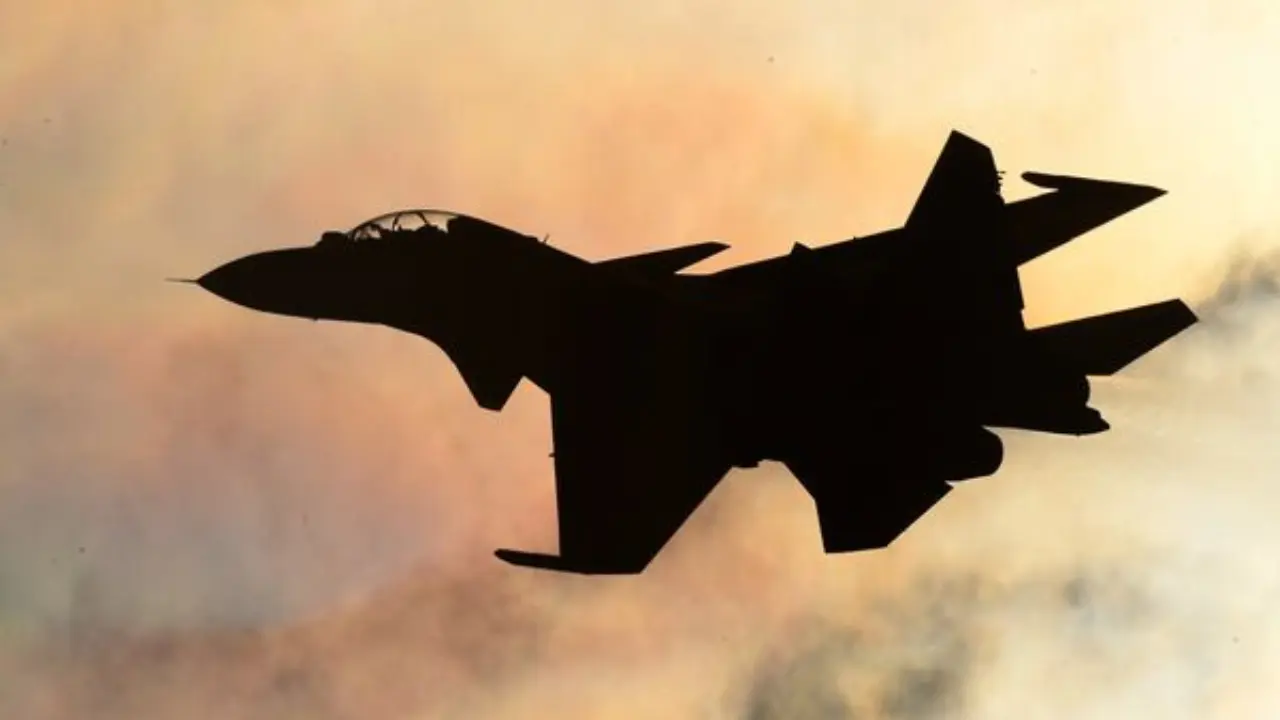 Қозоғистонда ўқув парвози пайти қирувчи самолёт ҳалокатга учради