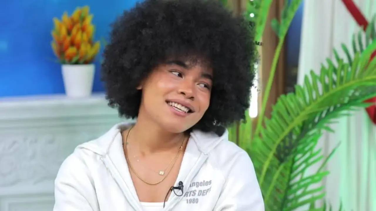 “If I wear national clothes, they call me a gypsy” — Juhaina Lango, a model girl who can speak Uzbek