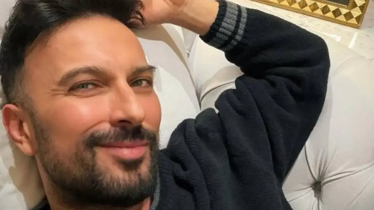 Tarkan personally gifted a ticket to one of his loyal fans!