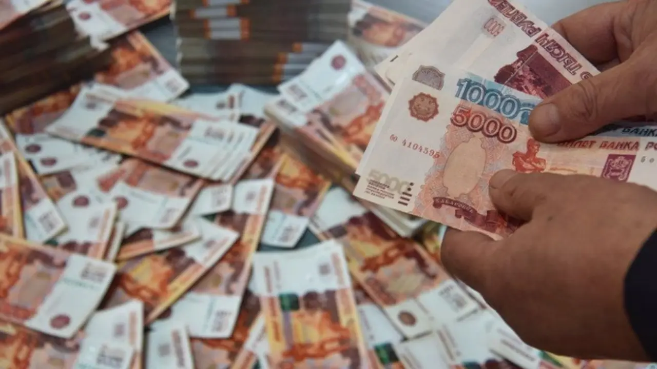 Rossiyaning tashqi qarzi 20 yildan keyin yana 60 milliard dollardan oshdi