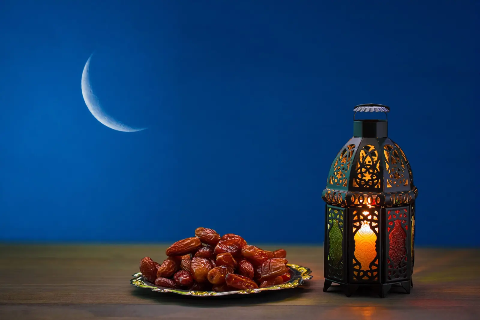 Why does the beginning of Ramadan differ in some countries?