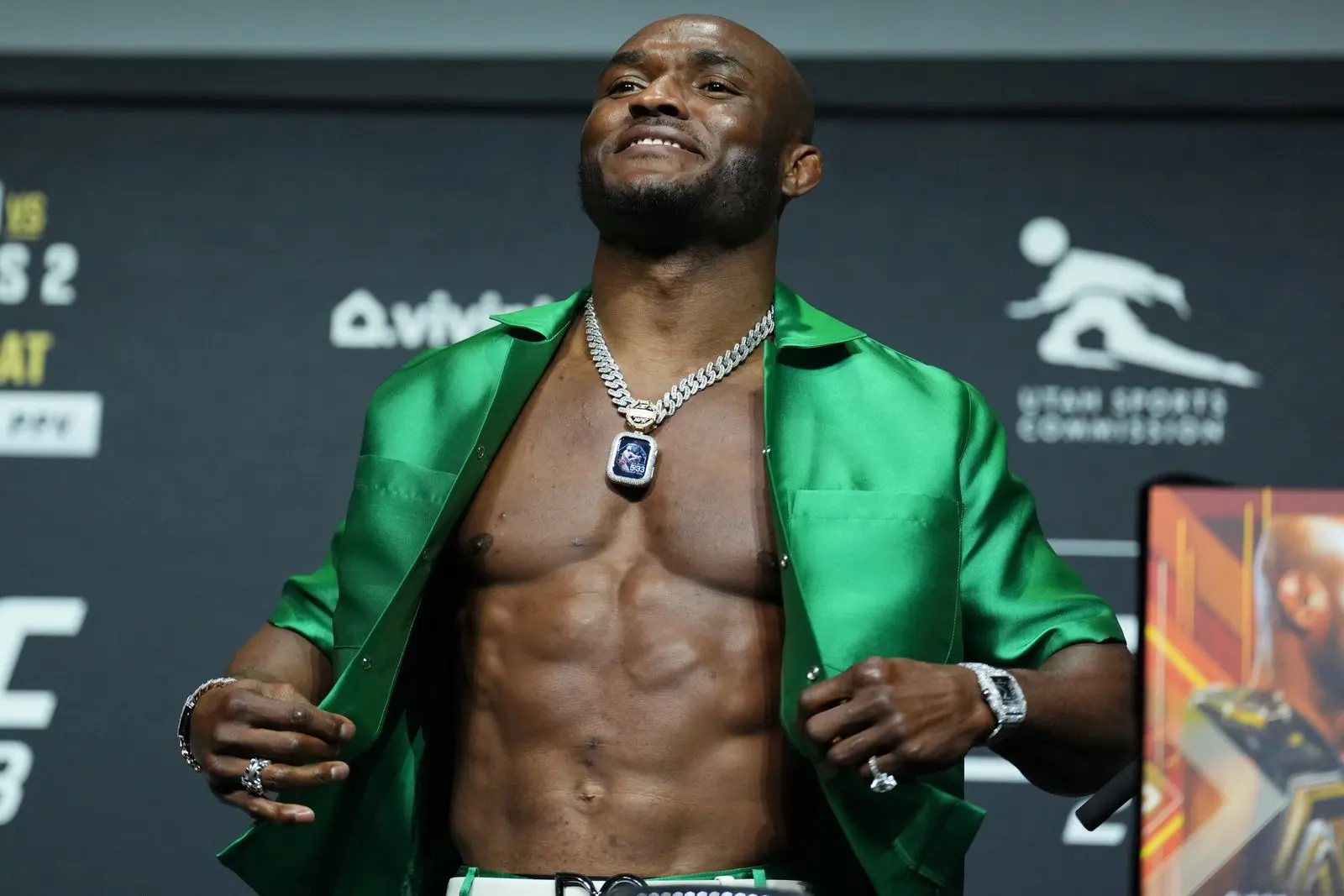 Камару Усман: Махачев ва Чимаевни енгиб, икки вазнда чемпион бўламан!