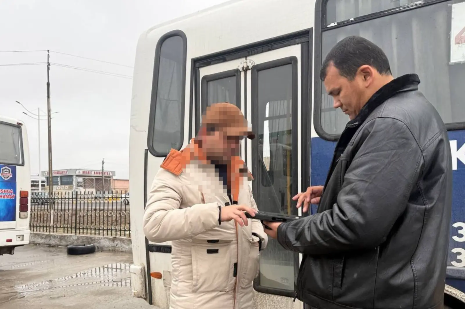 Qarzdor tashkilotning 9 ta avtobusi auksion savdosiga chiqarildi