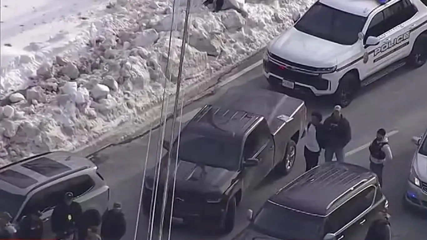 АҚШдаги мактабда отишма: ўқувчи яраланди