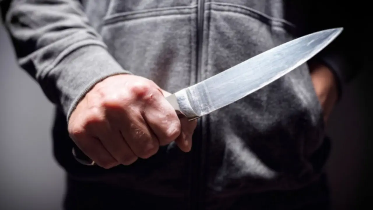 Сообщается, что в одной из школ Ташкента неизвестный угрожал ученикам ножом