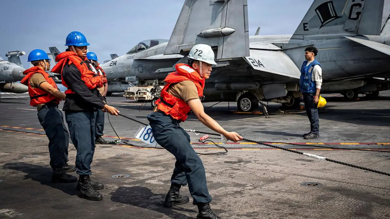 АҚШ Яқин Шарққа 24 соат ичида қирувчи самолётларни жойлаштирди