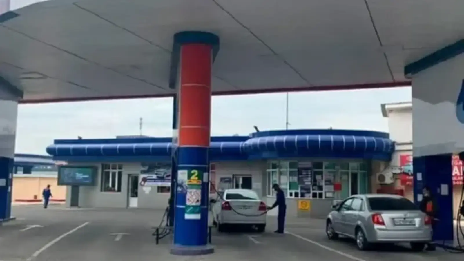 Расман: Ўзбекистонда 1 апрелдан "заправка"да нақд пул ўтмайди