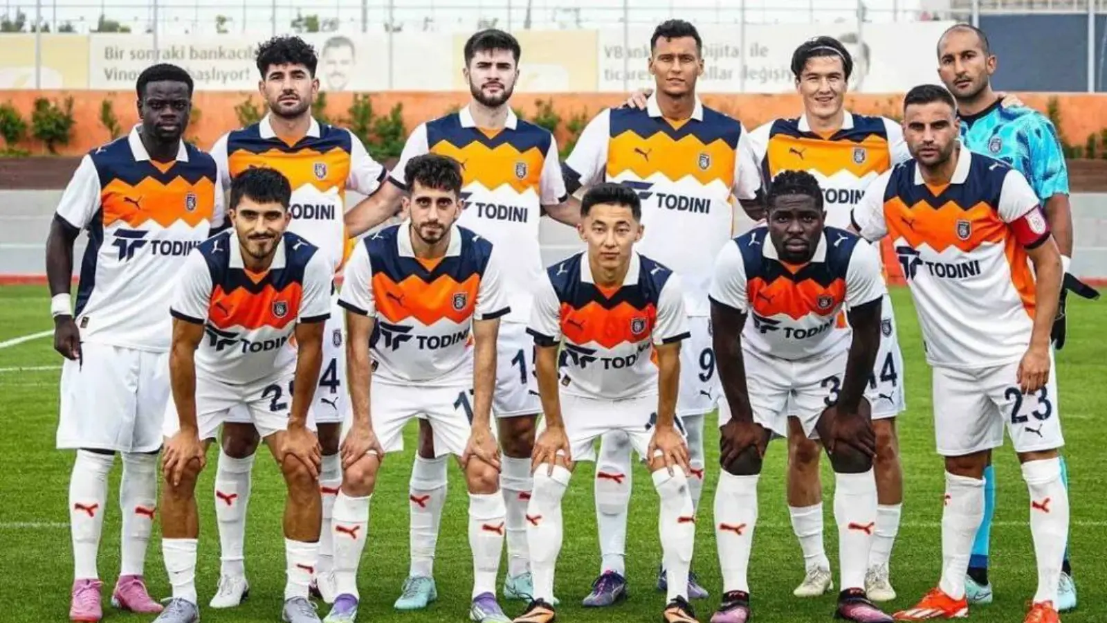 Шомуродов пенальтидан гол урди: тўпурарлар рўйхатида у яна пешқадам...