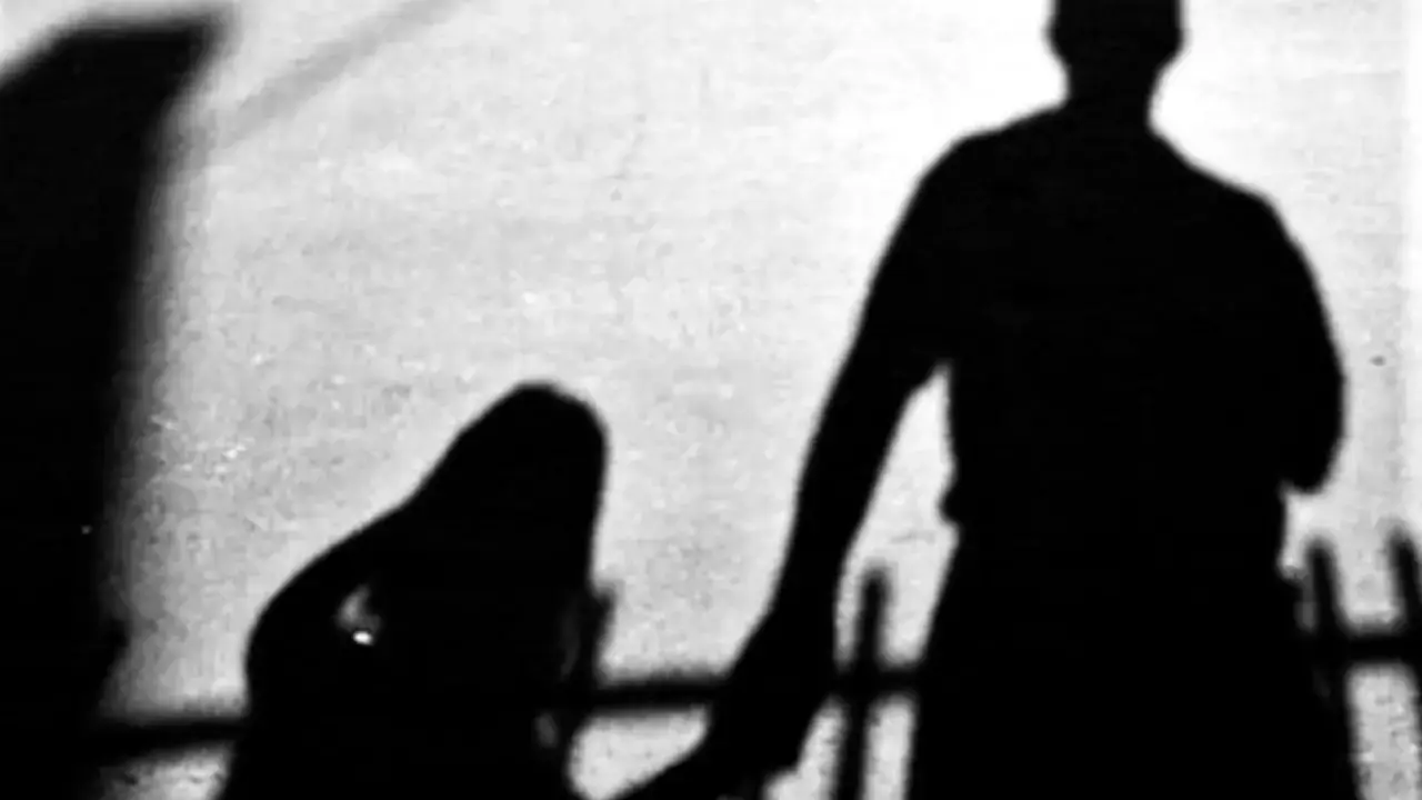 Semerkand'da 14 yaşındaki bir kız zorla arabaya konuldu ve kaçırıldı