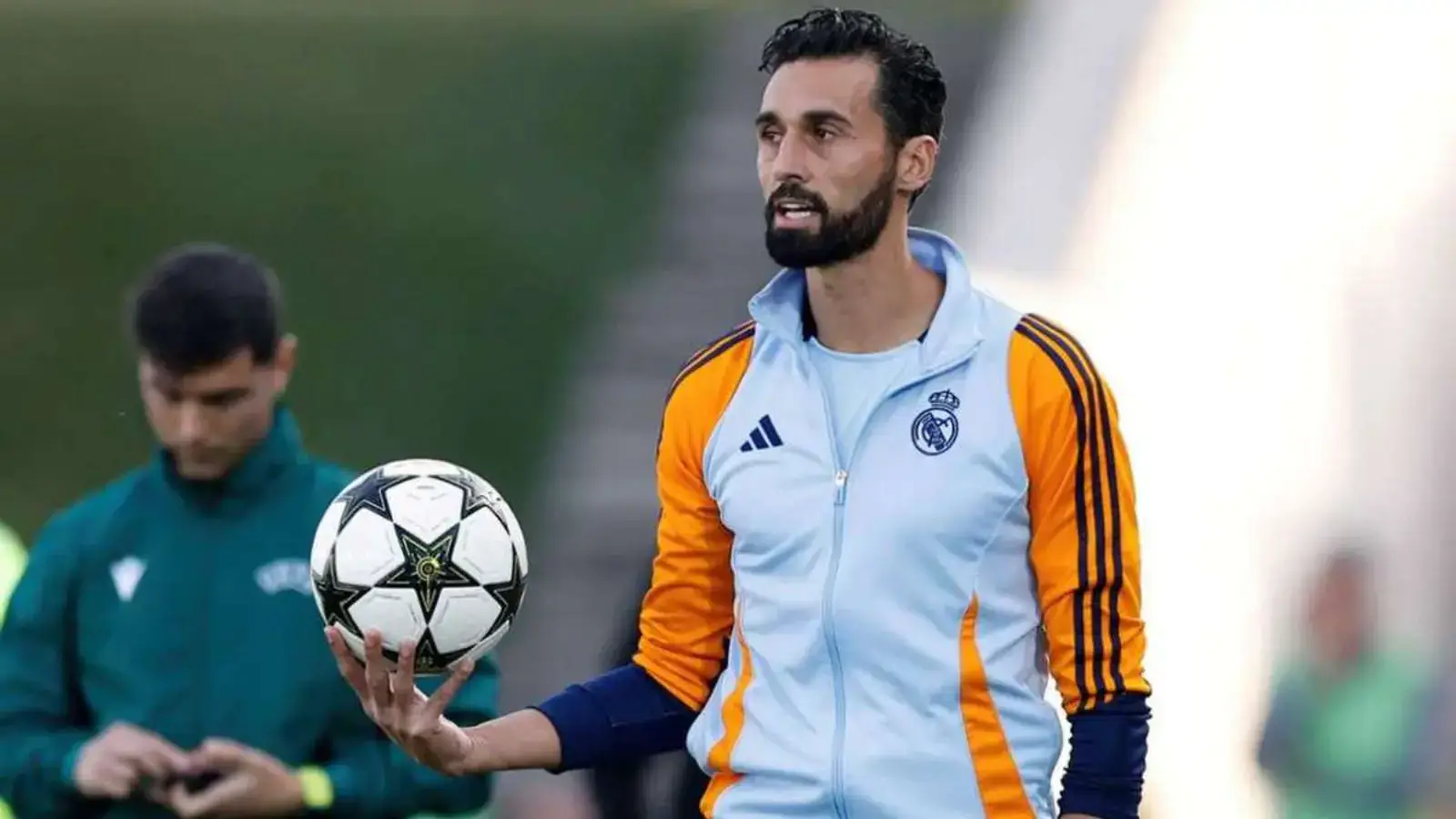 Arbeloa made a firm decision: Carreras was put on the bench...