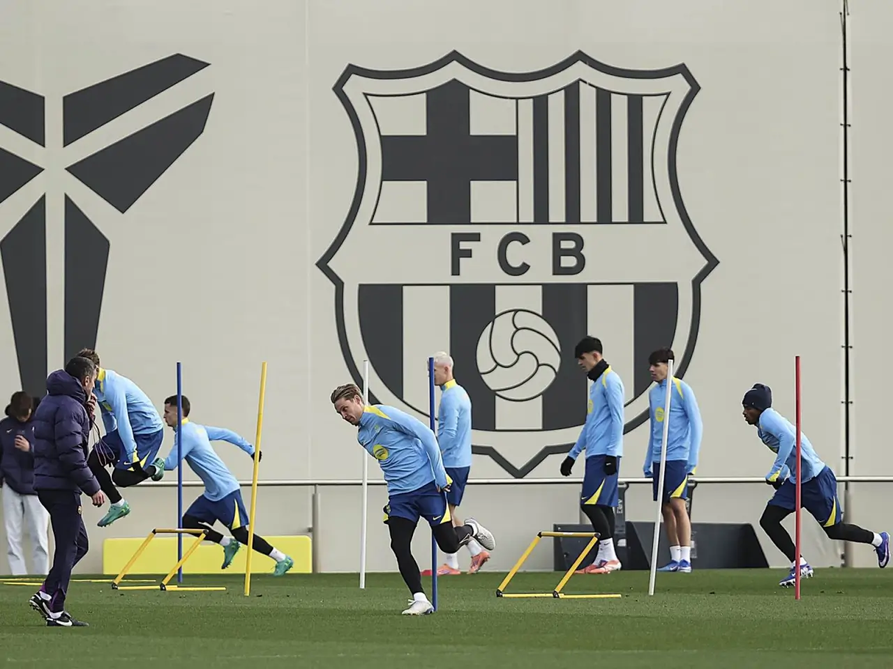 Barselona Xuan Ernandes bilan shartnomani uzaytirdi