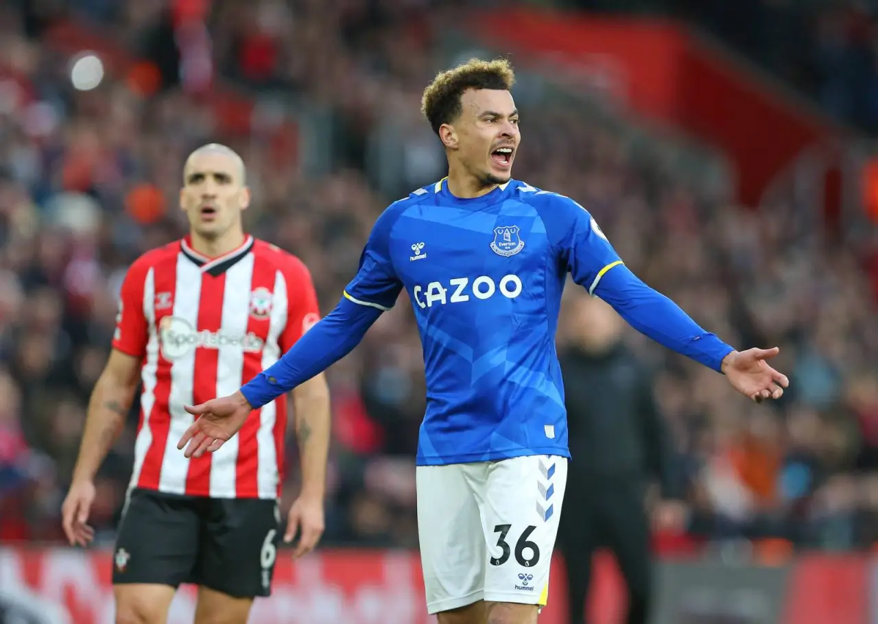 Дели Алли Лондондаги казинода покерда катта ютқазмоқда