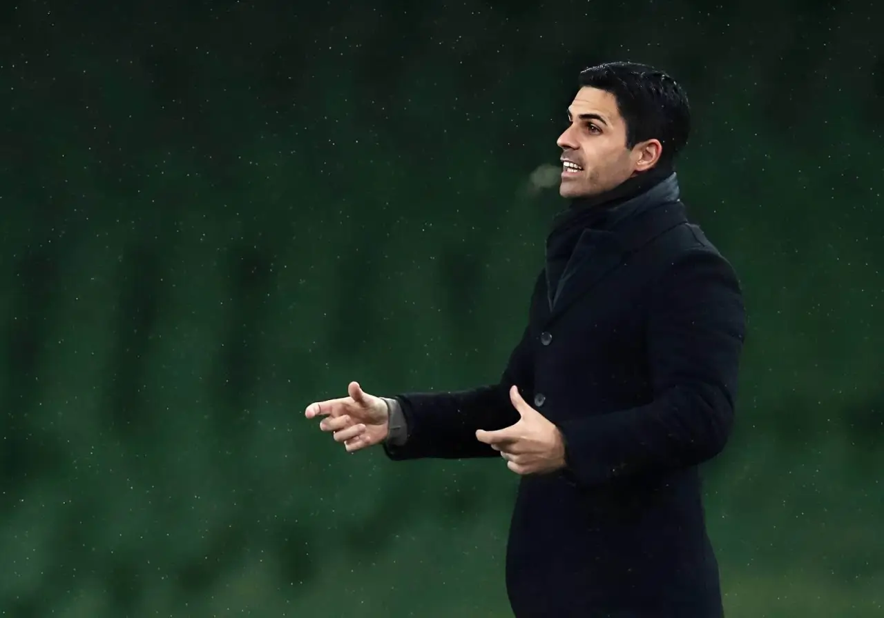 Arteta Ezeni tanaffusda almashtirish sababini tushuntirdi