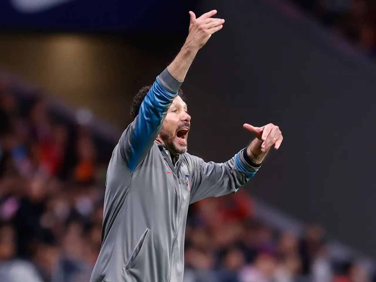 Simeone Yamalni ishora bilan jig'iga tegishga urindi