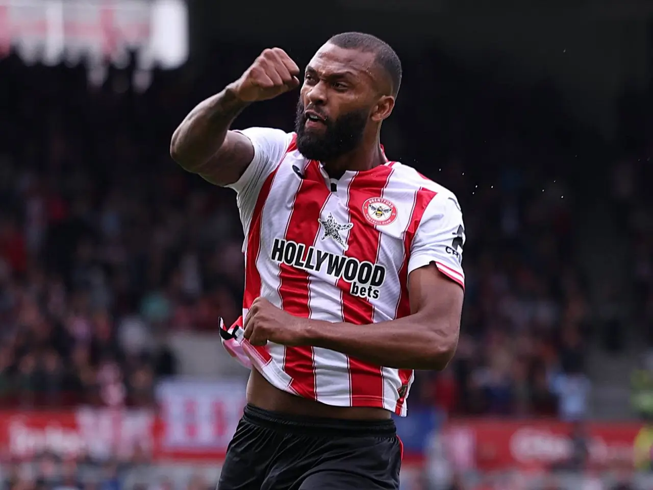 АПЛнинг иккинчи тўпурари болалигида МЮга мухлислик қилган