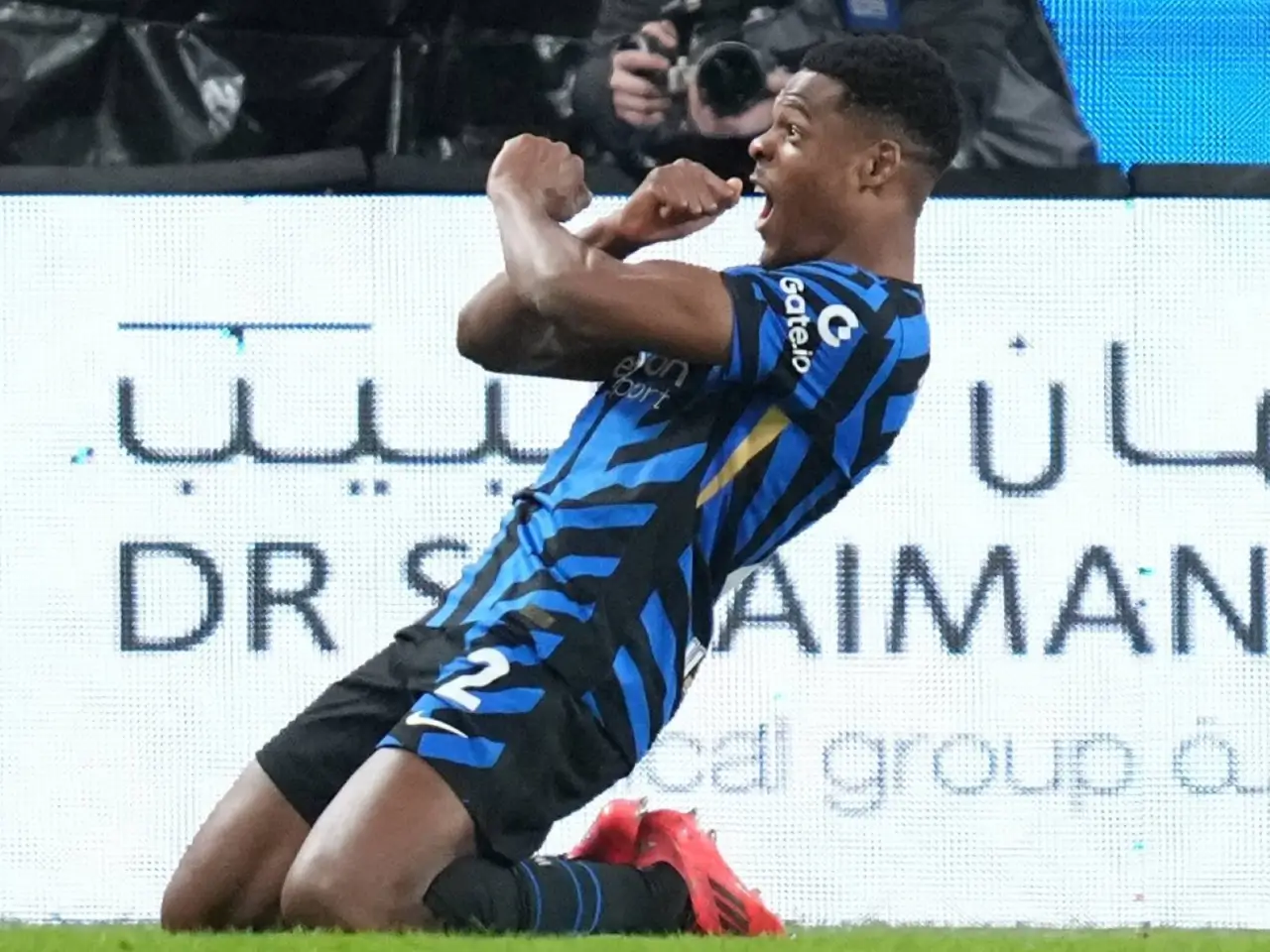 Atletiko Dumfris transferi uchun Liverpulga raqobat qiladi