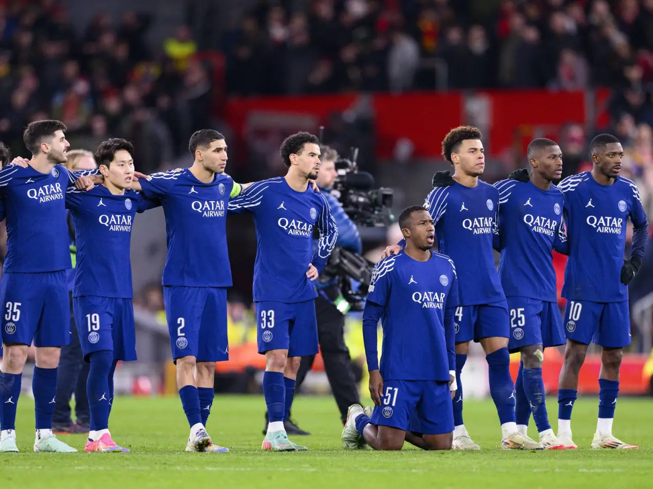 Полиция ПСЖ ва «Марсел» мухлислари тўқнашувига йўл қўймади