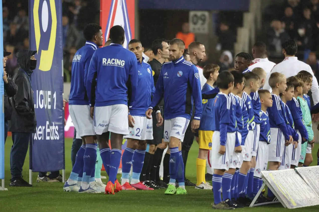 «Марсель» «Страсбург» билан ўйинда икки тўплик устунликни бой берди