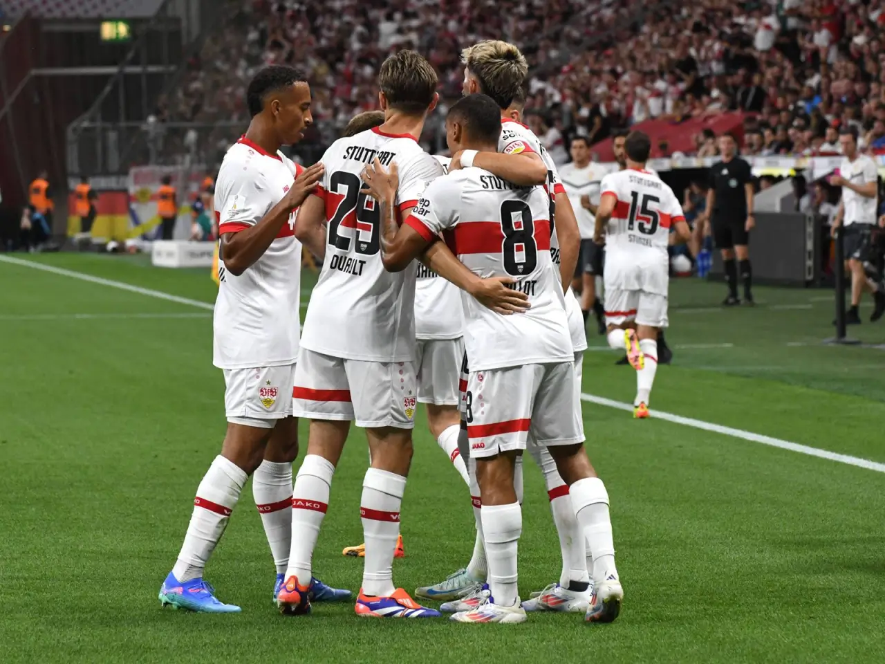 Shtutgart Ko'lnni mag'lub etib, kuchli to'rtlikka chiqdi