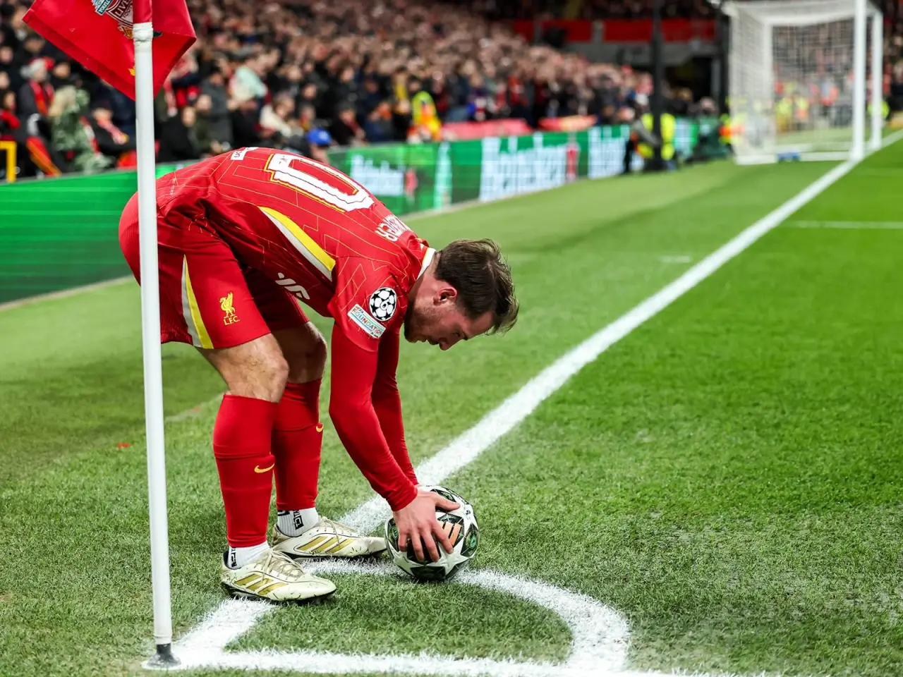 «Манчестер Юнайтед» «Ливерпуль» юлдузини ўз сафига оғдирмоқчи