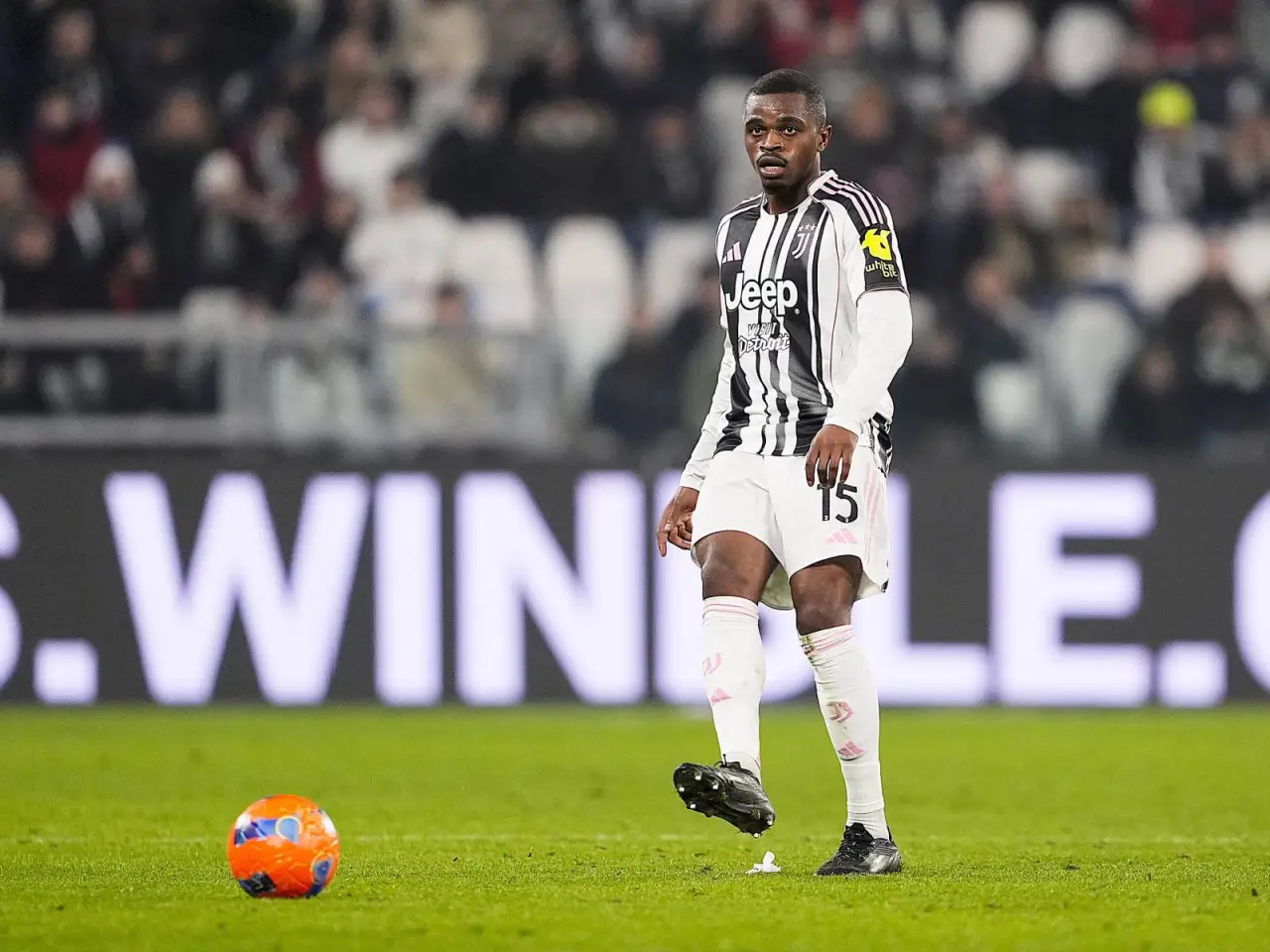 Kalulyu hakam xatosiga qaramay bir o'yinga chetlatildi