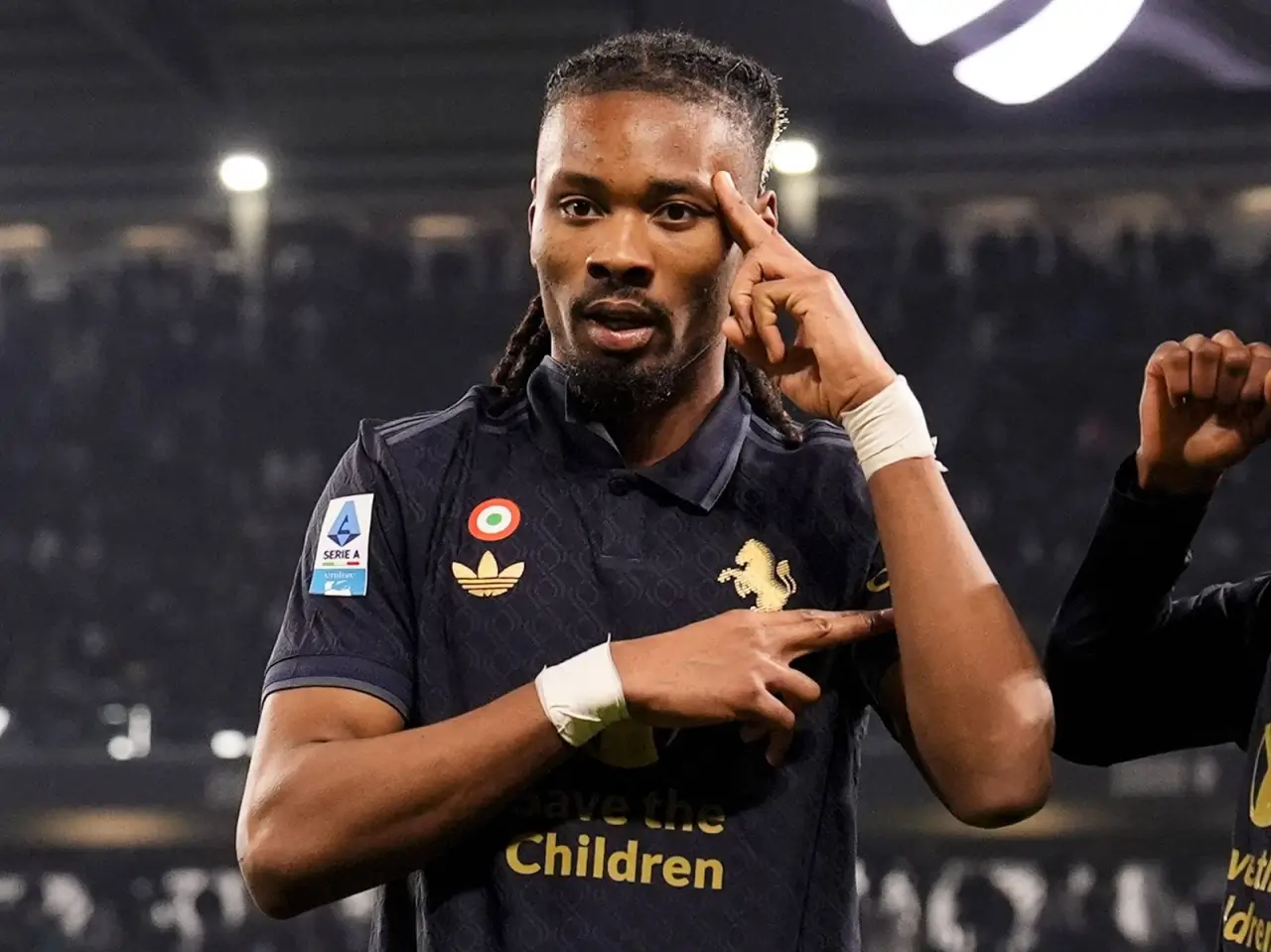 Liverpul A Seriyadan yangi yarim himoyachi izlamoqda