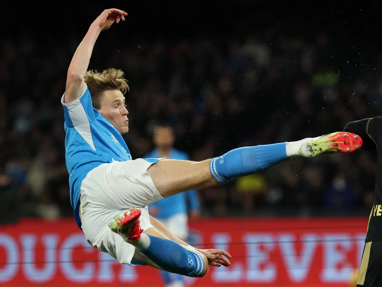 Мактонэнай замонавий футболда қаттиқлик камайганини айтди