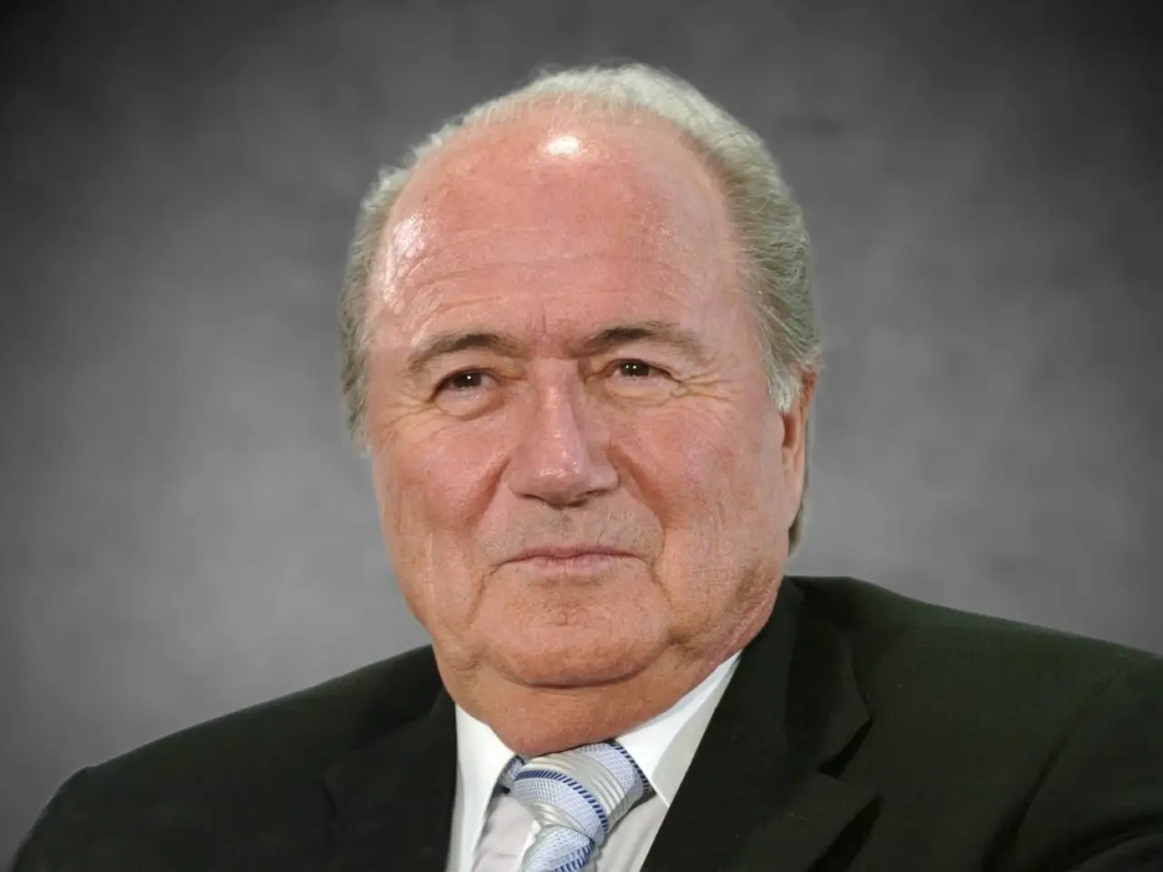 Блаттер Трампни ФИФА учун энг салбий омил деб атади