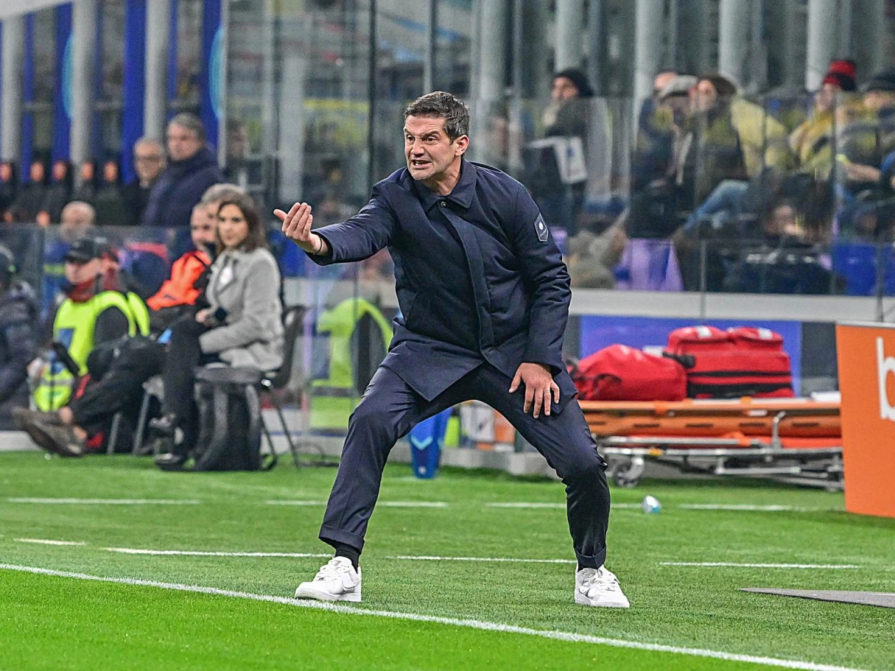 Kivu Dimarkoni o'zidan ham kuchliroq deb baholadi