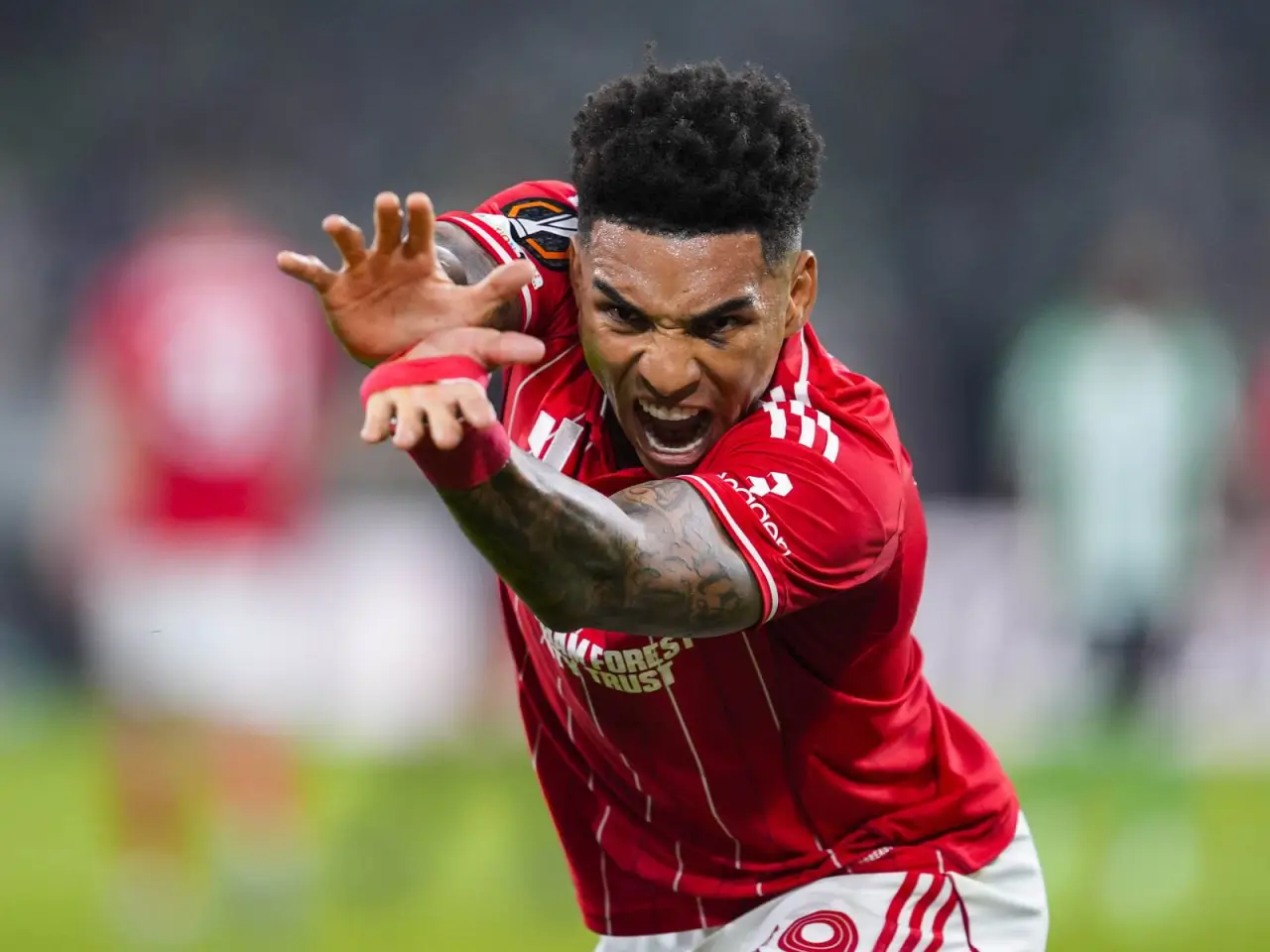 Nottingem Forest Igor Jezuni sotish variantini ko'rib chiqmoqda