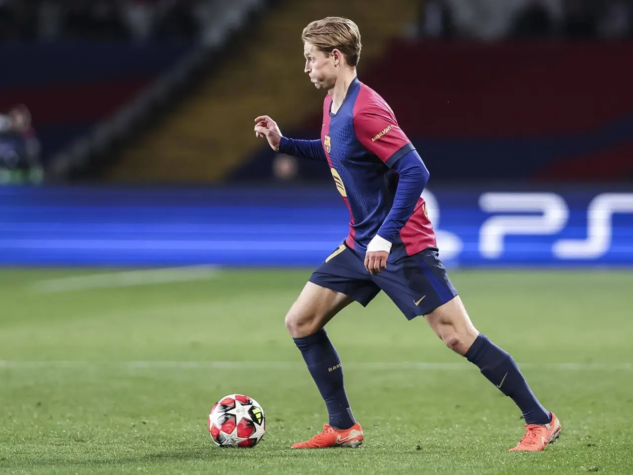 Barselona Frenki de Yongni kamida bir oyga yo‘qotdi