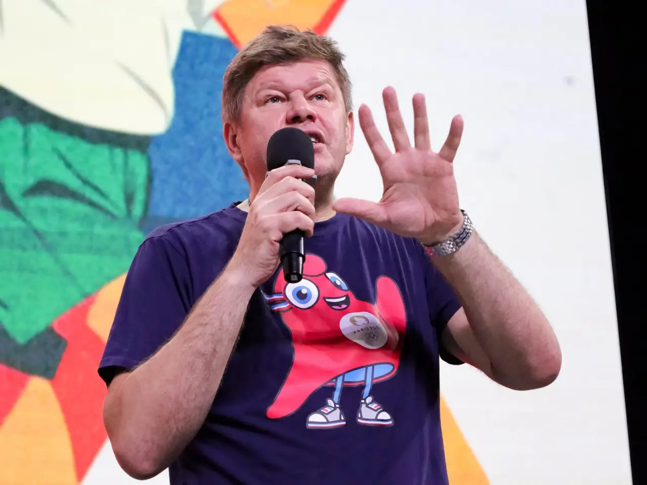 Guberniyev Rossiya Angliya bilan o'ynamaydi, Mali va Nikaraguaga rahmat dedi