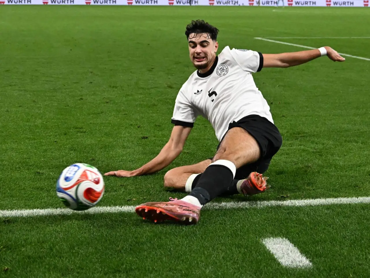 Aleksandr Pavlovich muvaffaqiyat siri sifatida Ronalduga ergashadi