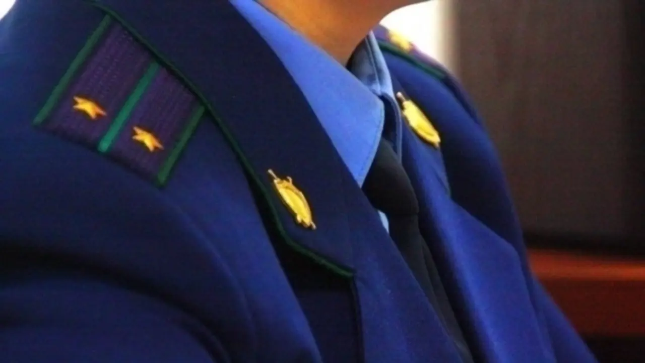 Прокуратура ходими ўзини ўзи отиб ўлдирди