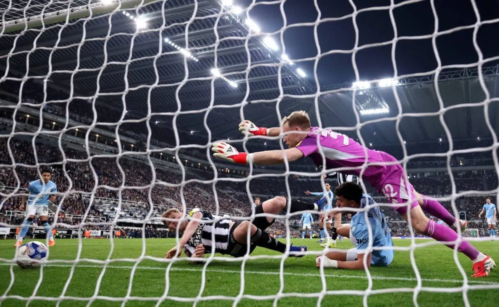 Хусанов поразил экспертов в матче против "Ньюкасла": самый высокий балл