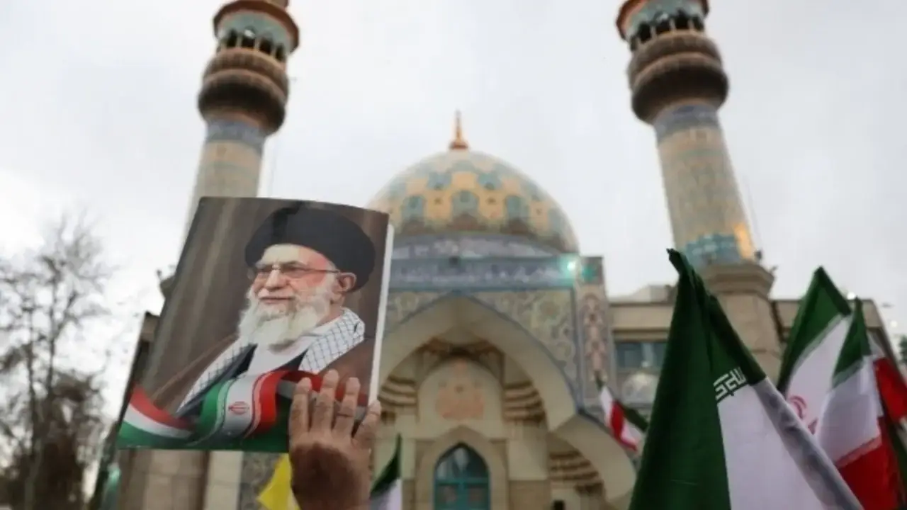 Эрон ҳокимияти вақтинча кимга ўтиши аниқланди