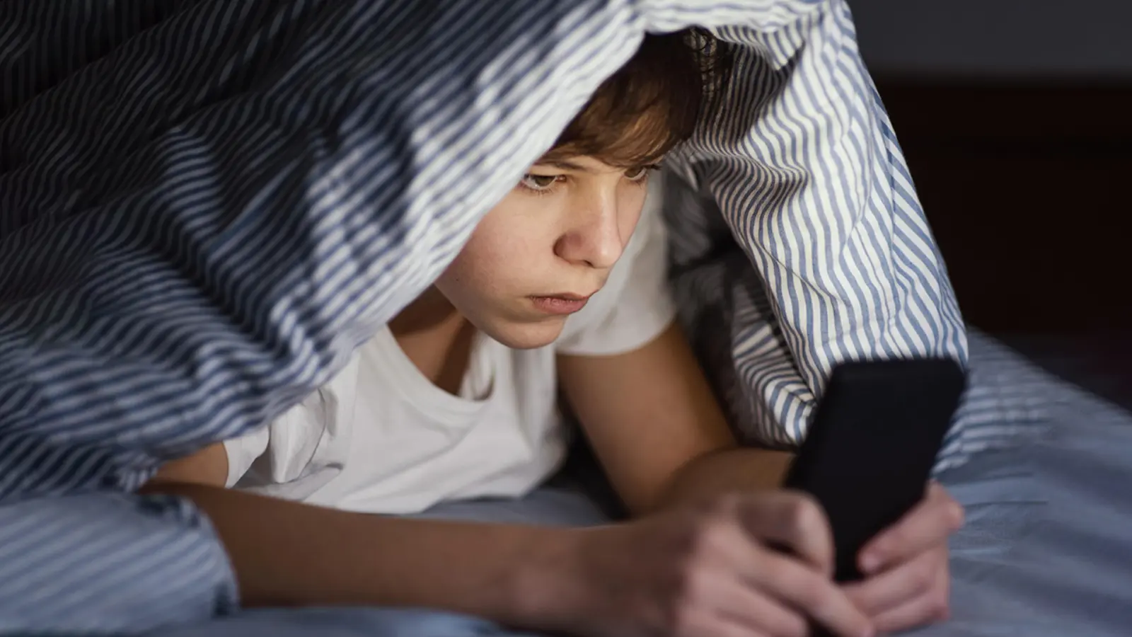 Adolescent sleep sharply decreased: dangerous consequences increased
