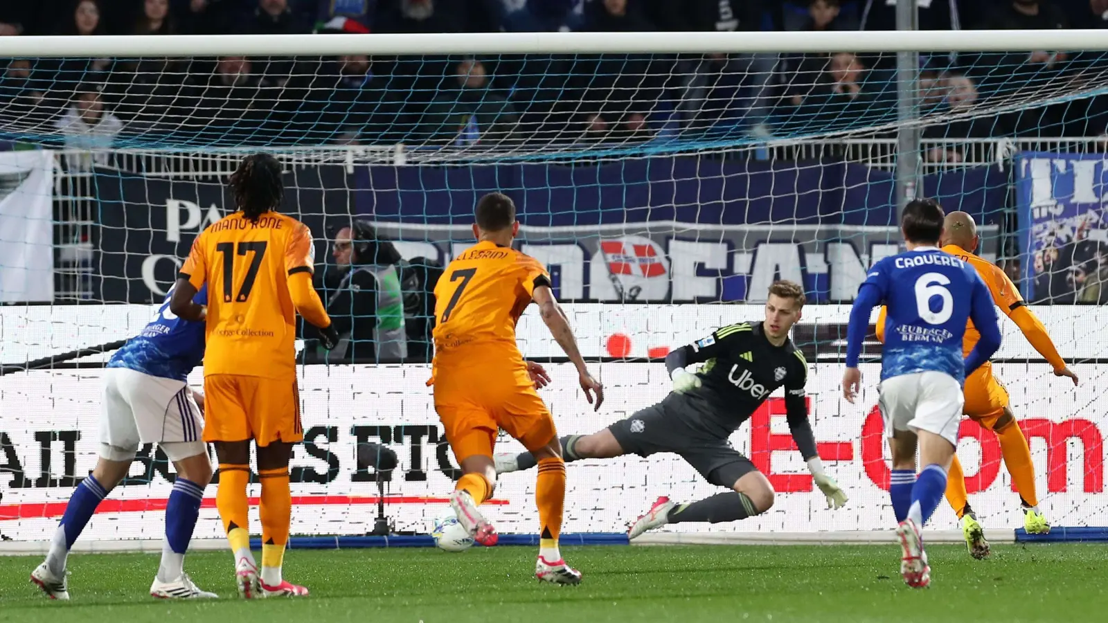 "Komo" showed willpower and defeated "Roma"