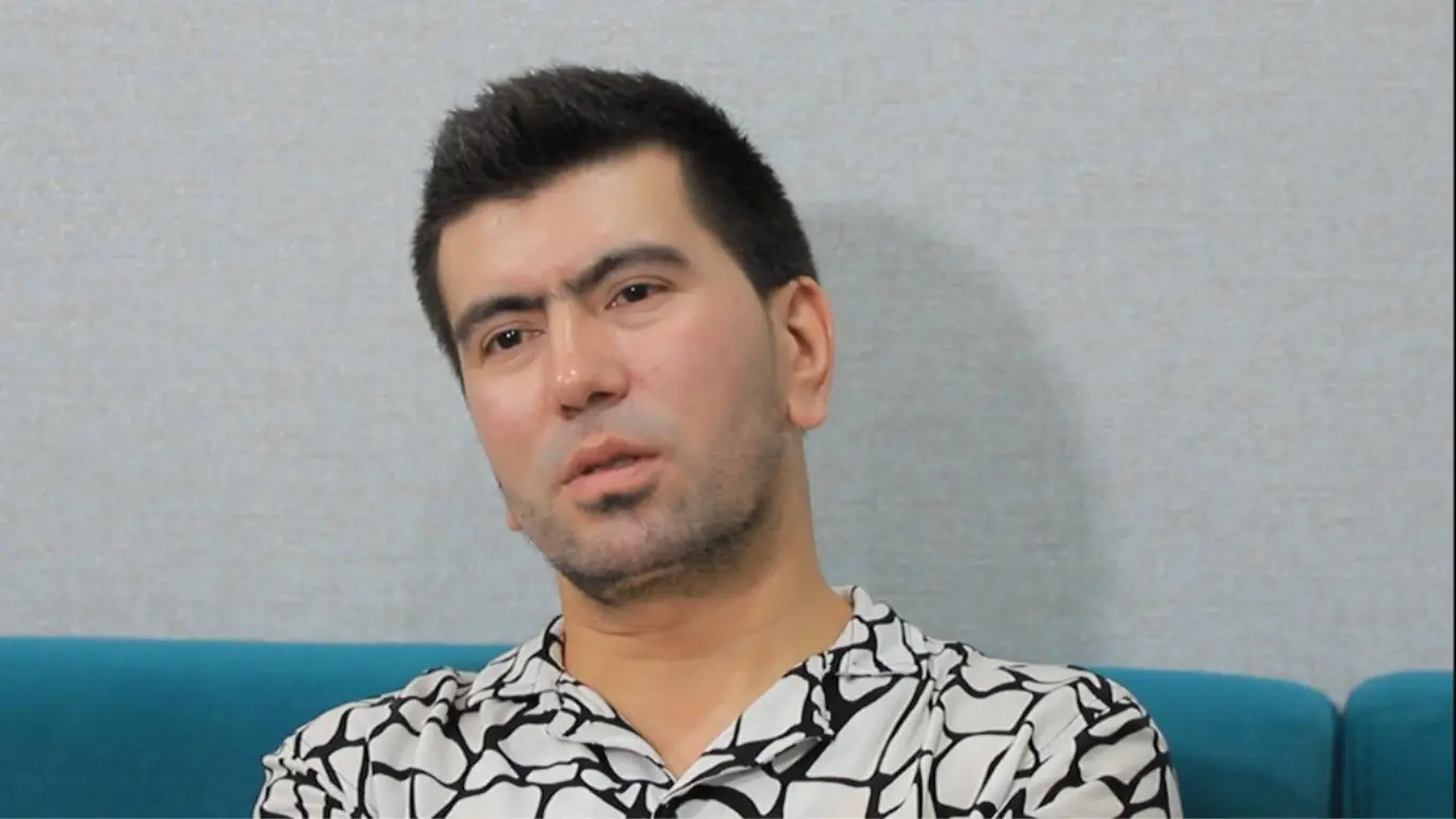 Who are the noble singers for Sardor Mamadaliyev? Singer's response