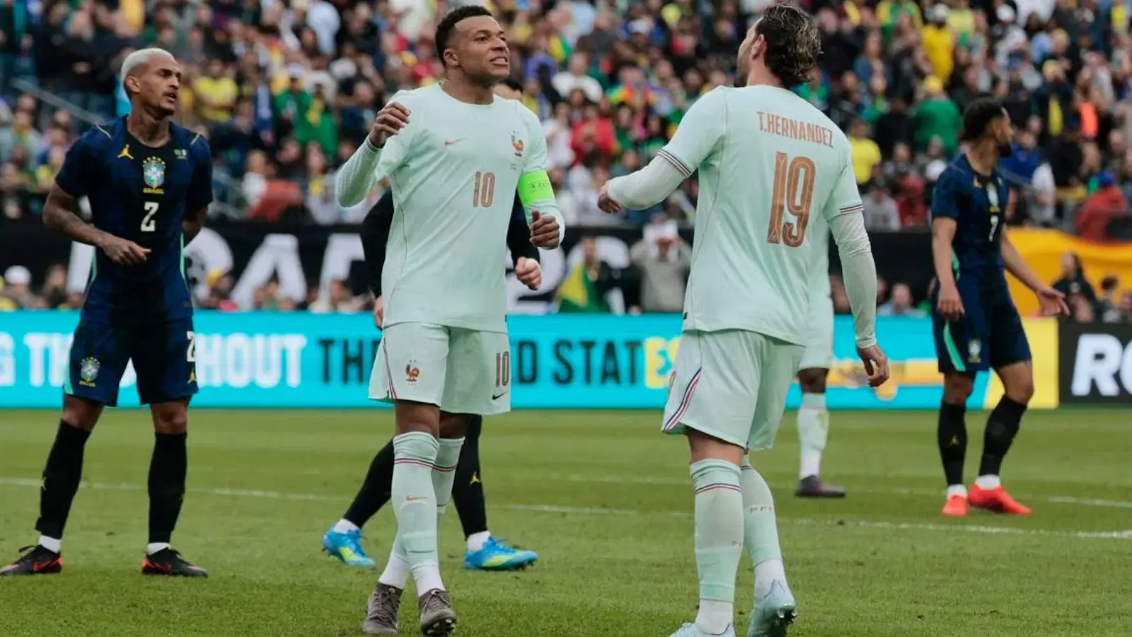 Partido amistoso. Francia derrota a Brasil