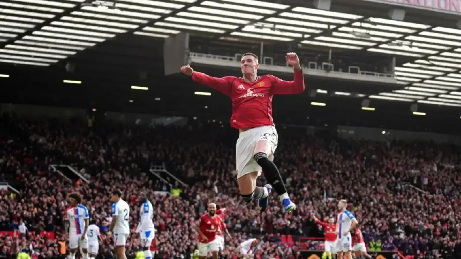 "Манчестер Юнайтед" қайтиш қилди, "Тоттенҳэм" яна очко йўқотди (видео)