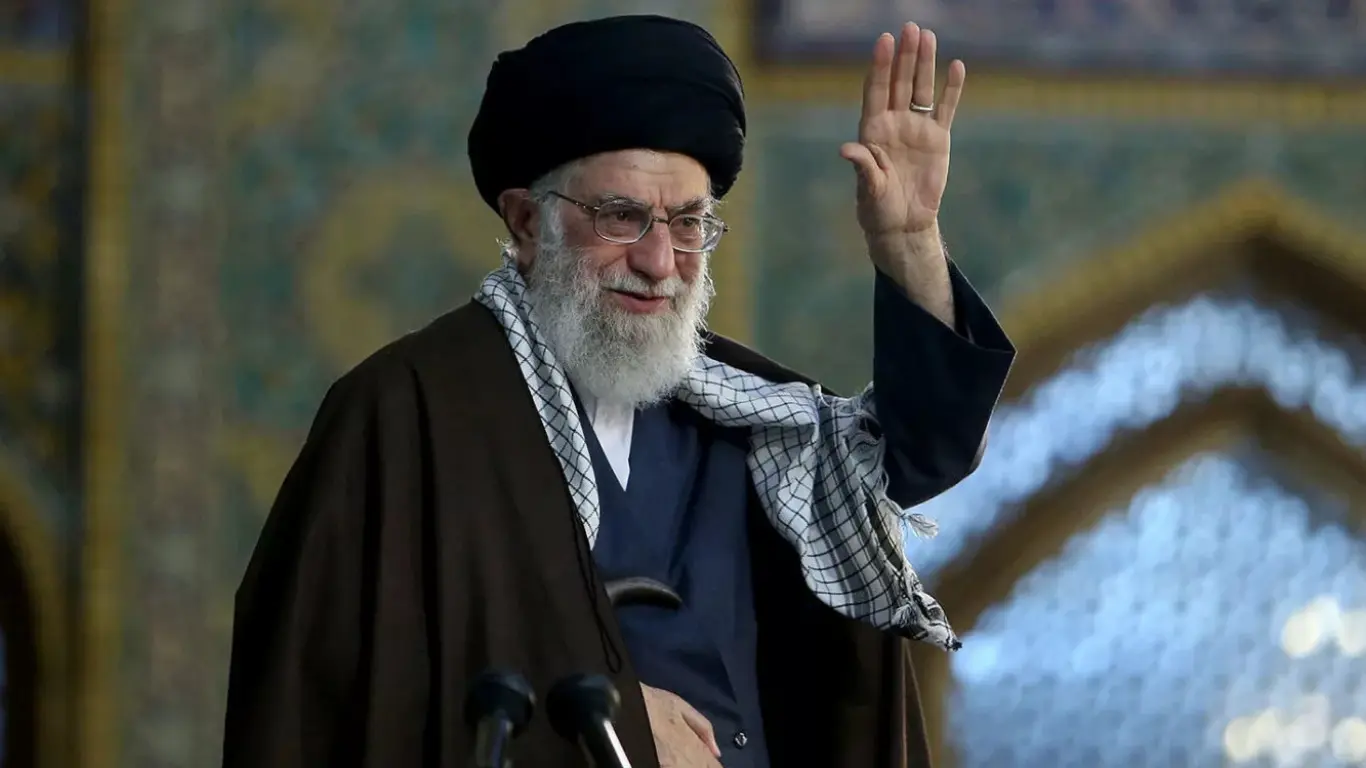 Хаминайдың қайтыс болғаннан кейін ашылған үйдің фотосуреттері ұсынылды